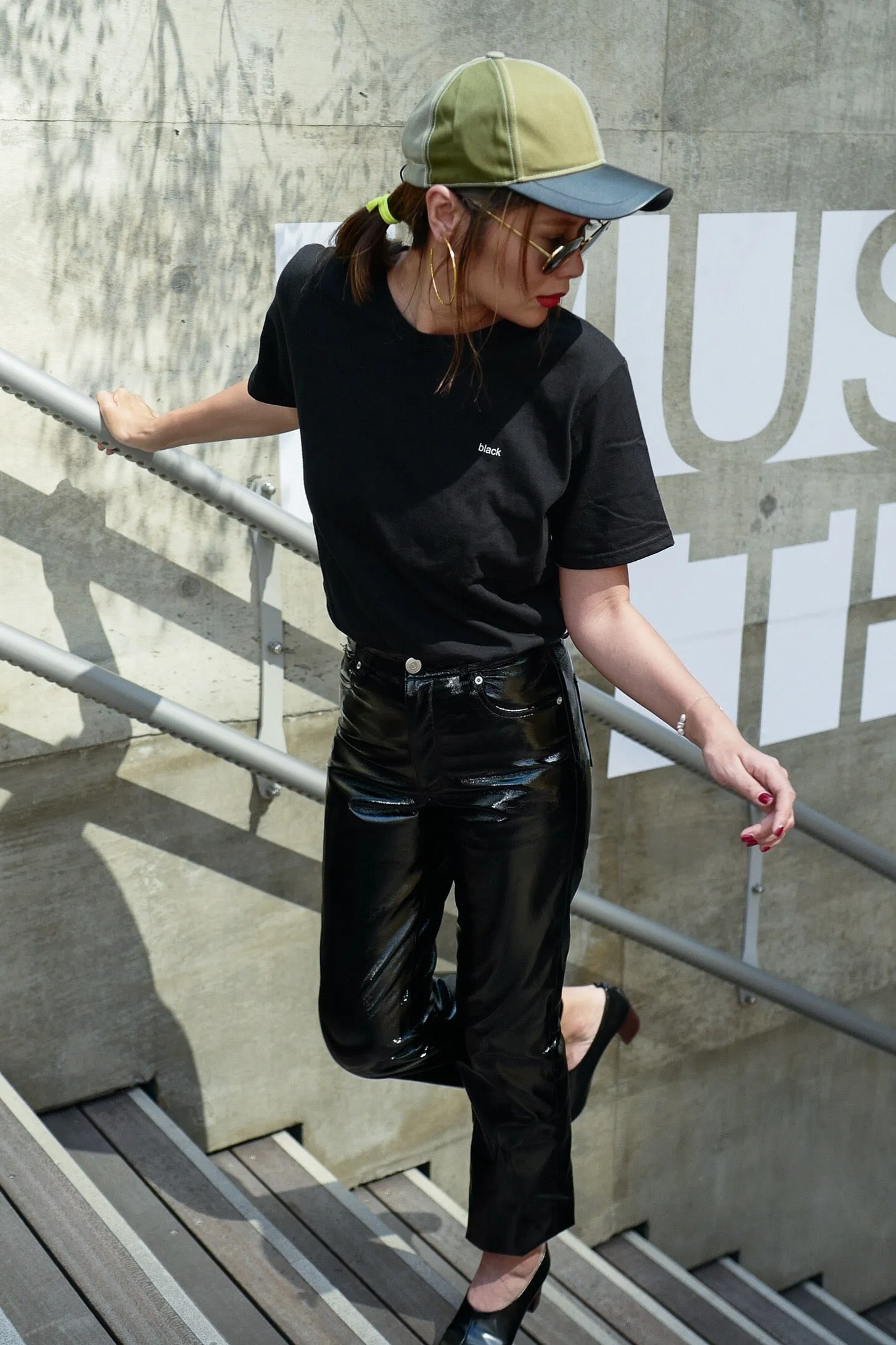 BLACK Tee *BEST BUY*