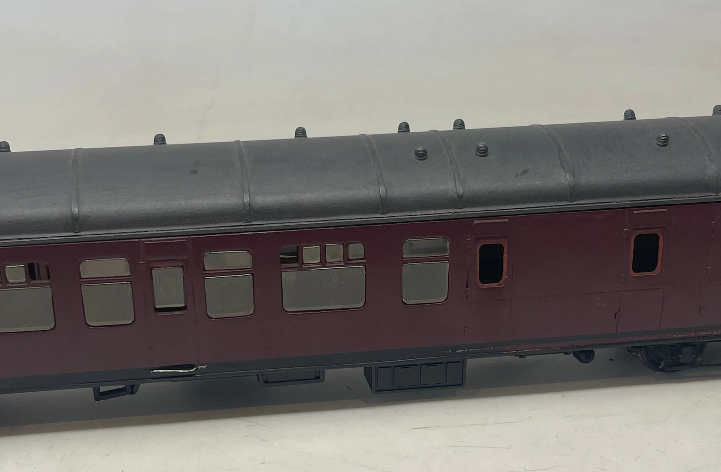 O Gauge LMS Maroon Stanier Coach