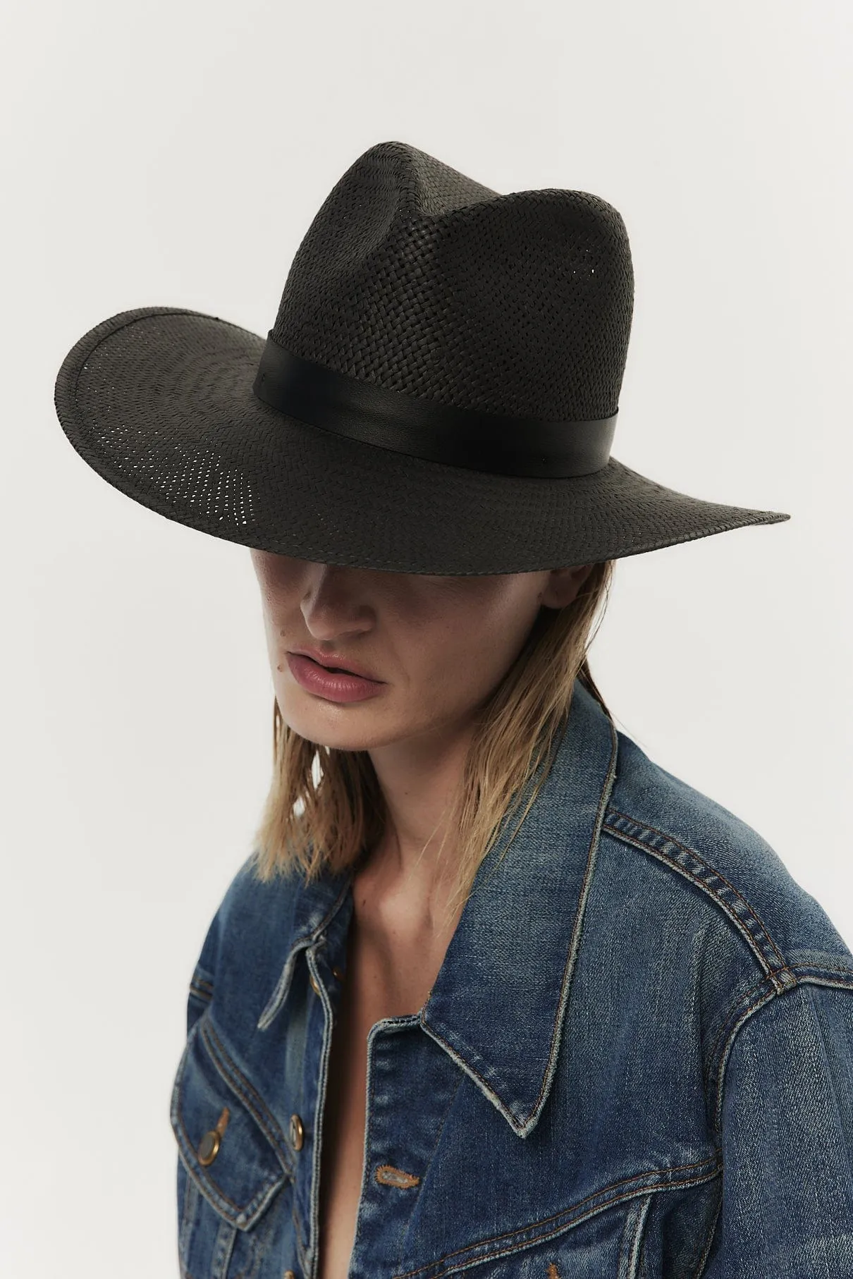 Simone Hat